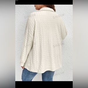 Long sleeve buttoned tunic short. 5XL(22). Only worn a few times.